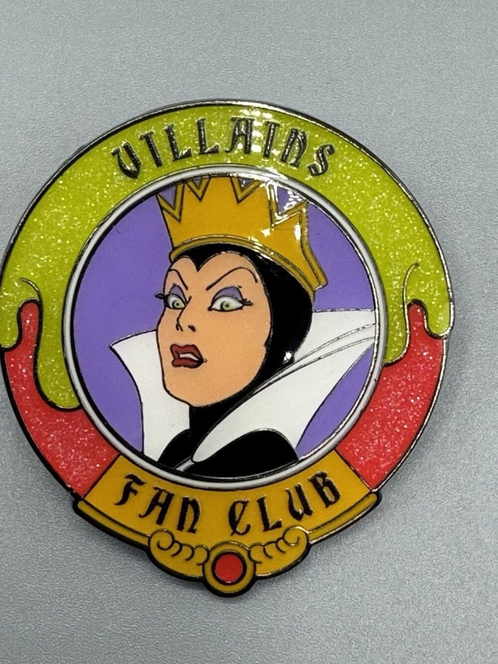 Loungefly Disney Villains Fan Club EVIL QUEEN CHASE Blind Box Enamel Pin New